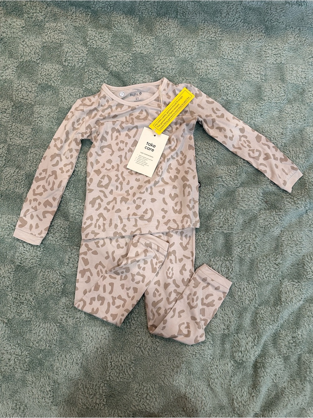Kyte BABY Oat Leopard Two-Piece Long Sleeve Pajama Set